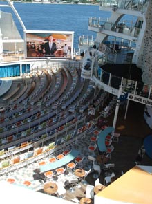 travel-aqua-theatre